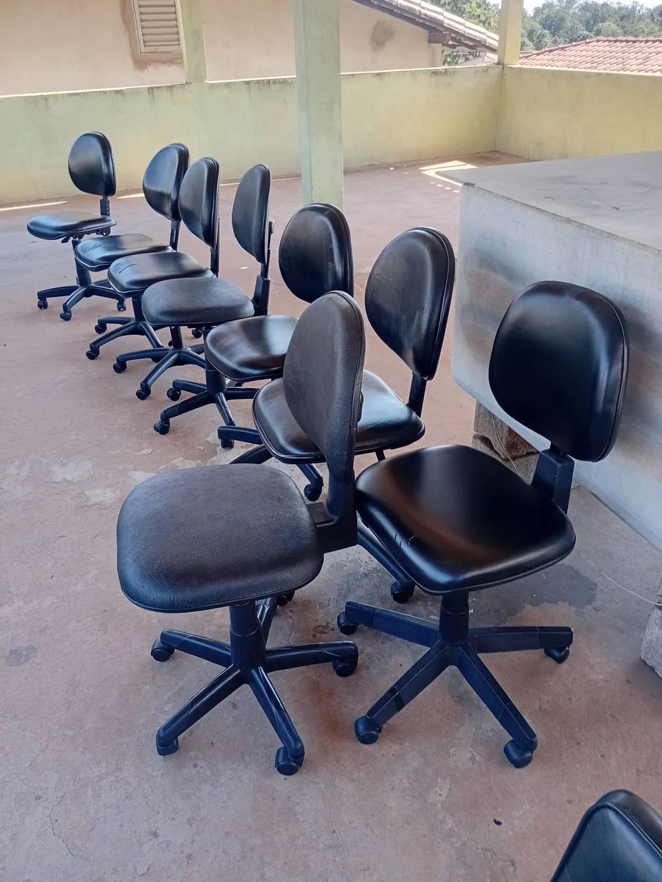 Cadeira de escritório em courino - Foto 5