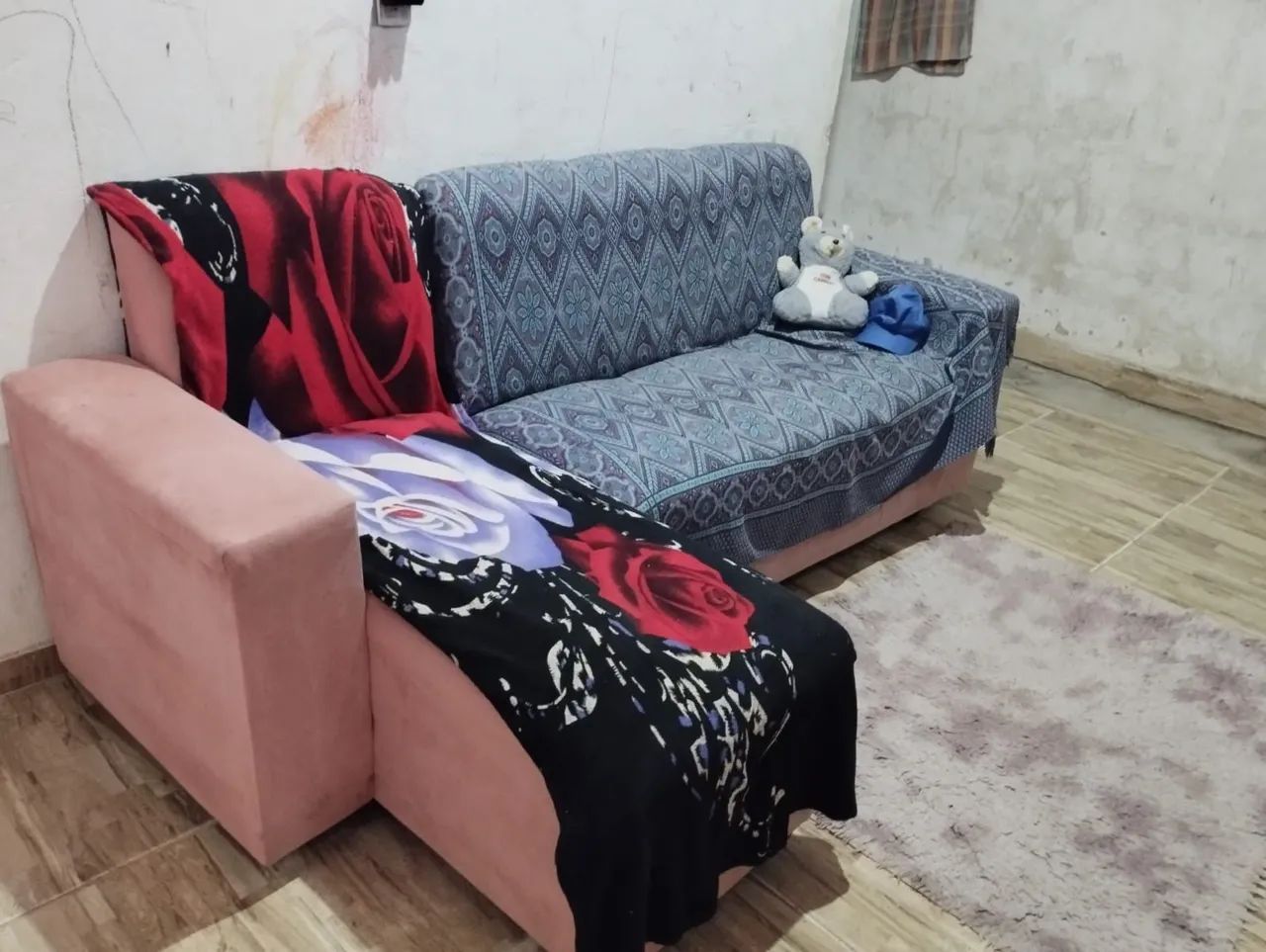 Sofá rose64962177750145122