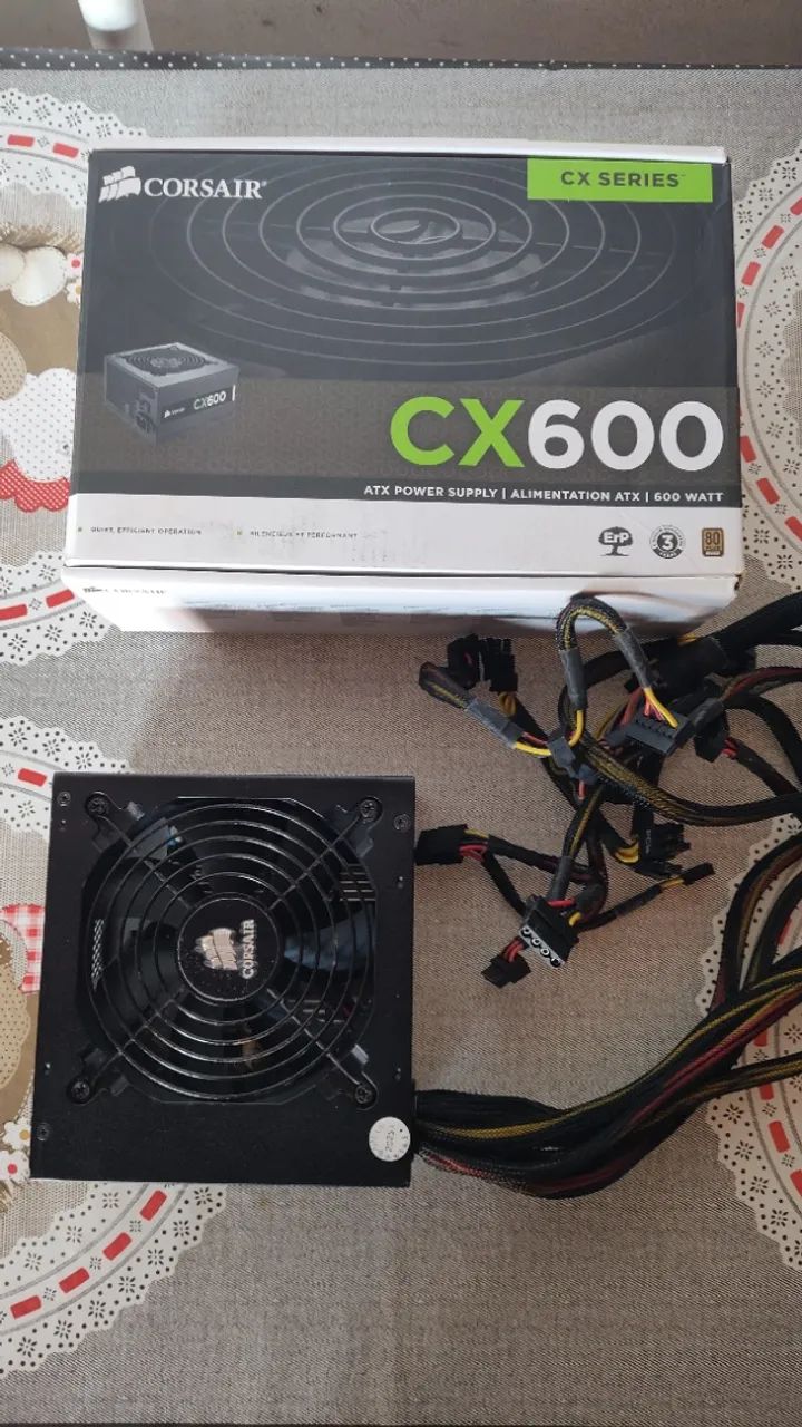 Fonte Corsair CX600 de 600W