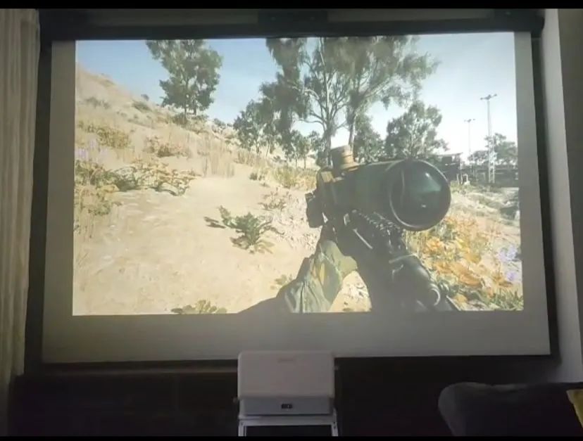 Projetor de ultra curta distância  - Foto 6