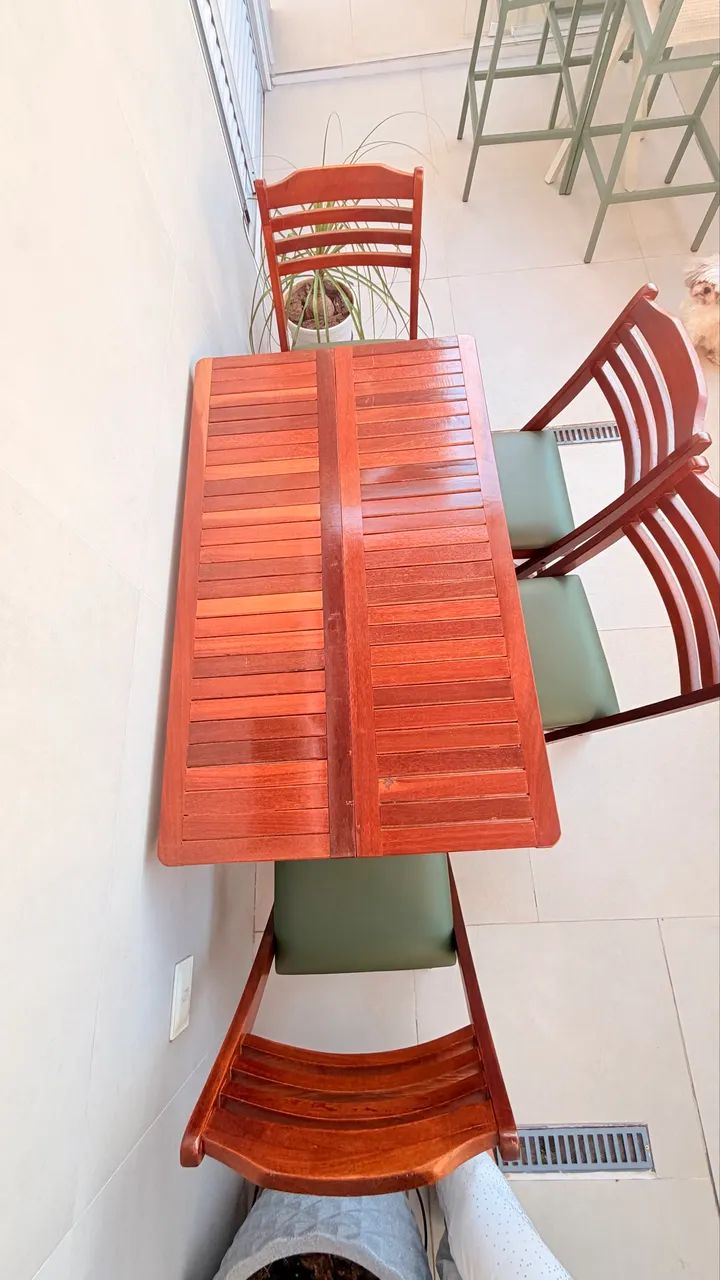 Mesa com cadeiras  - Foto 2
