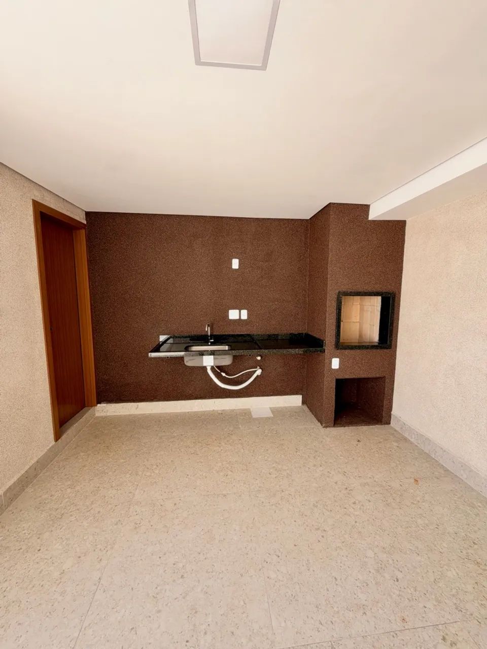 VENDO CASA MODERNA - SAMAMBAIA/DF - Foto 2