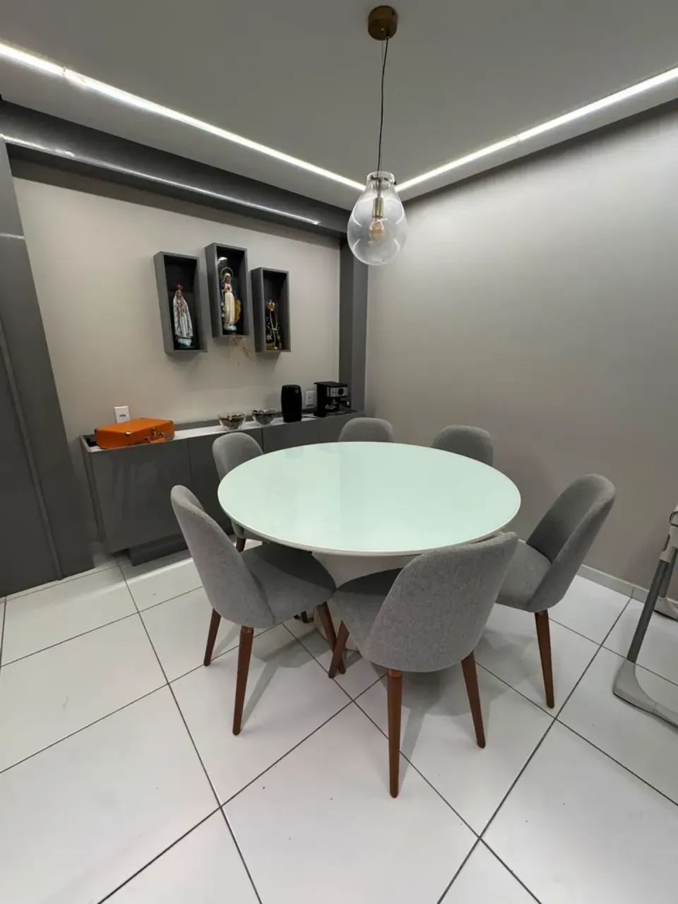 Apartamento com 3/4 no alto farol
