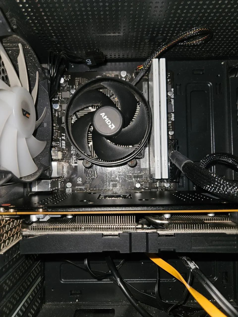 Ryzen 5 3500 , B450MHP 