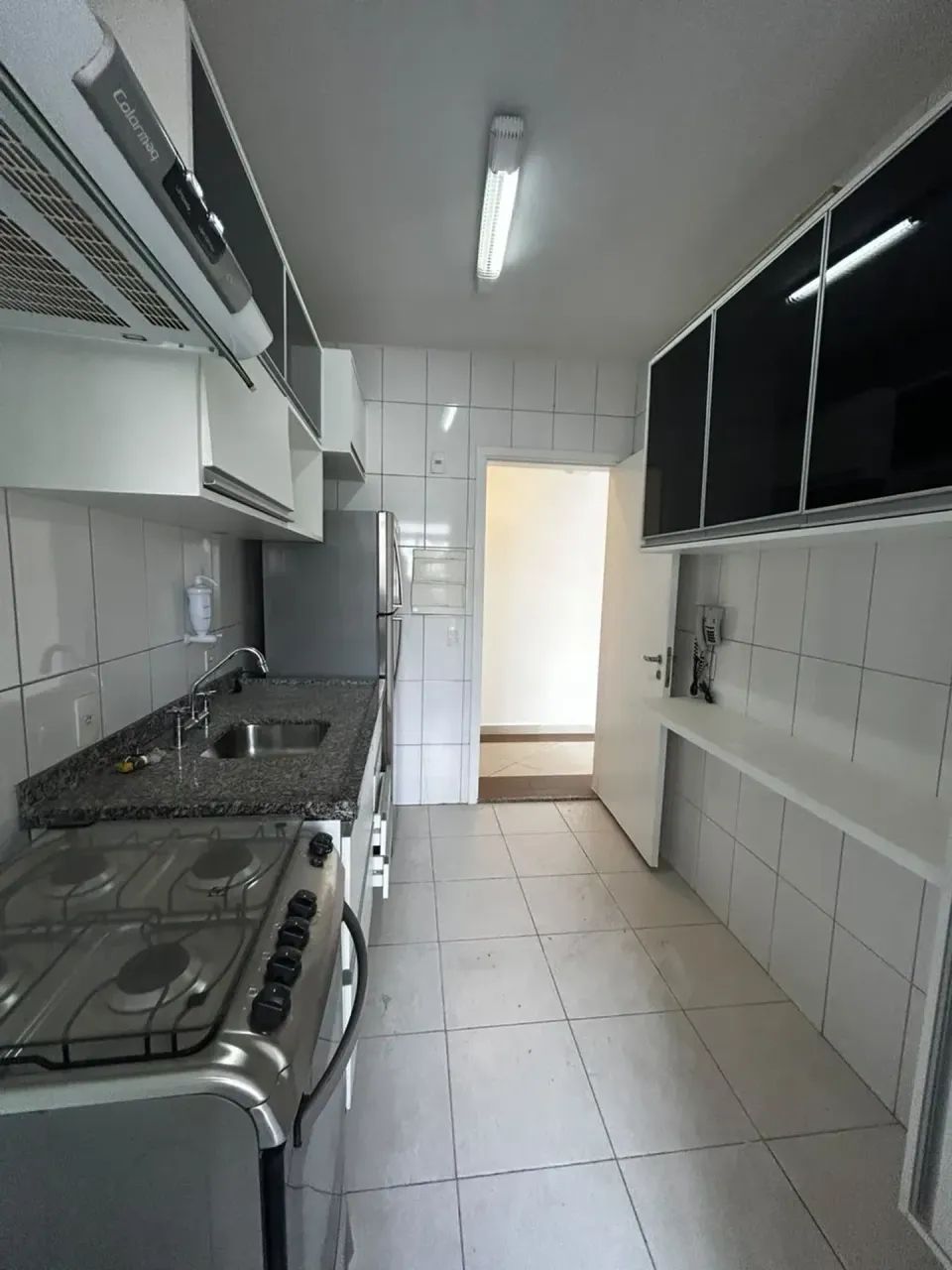 Imóvel para aluguel possui 84 metros quadrados com 3 quartos - Foto 2