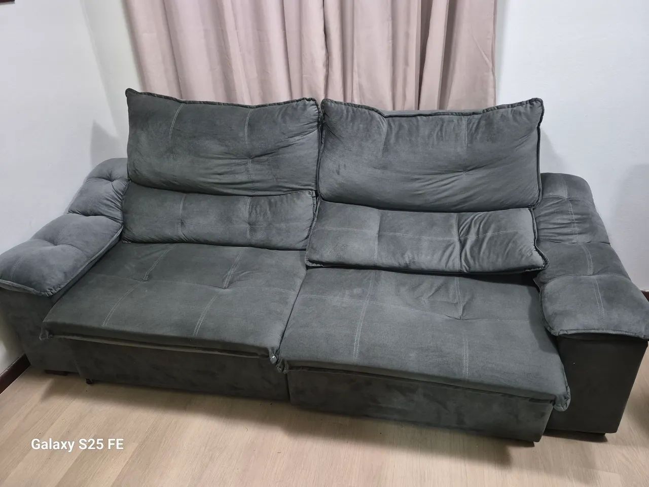 Vendo sofá retrátil, semi novo 
