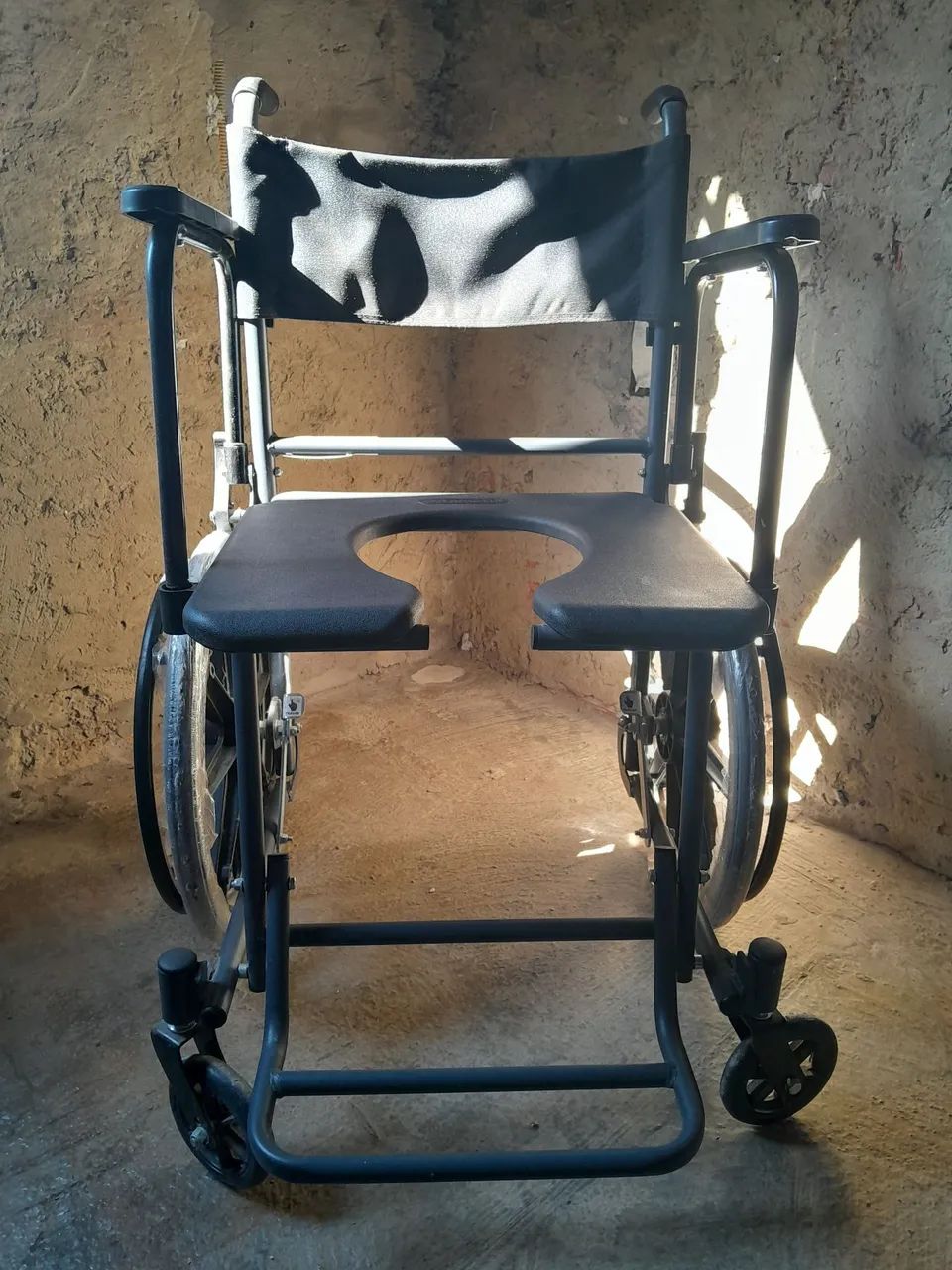 CADEIRA DE RODAS ORTOMOBIL NUNCA USADA. PERFEITO ESTADO. - Foto 3