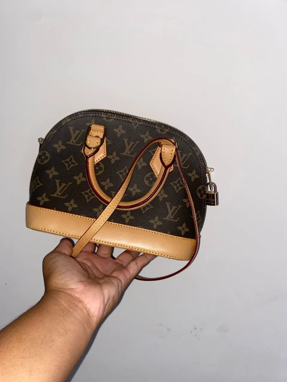 Louis Vuitton Alma BB Monograma