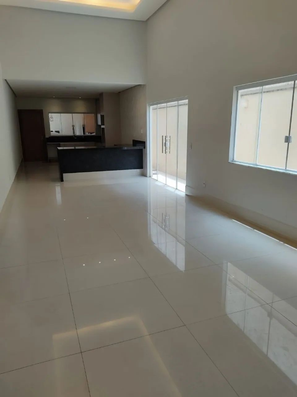 4 suítes uma master com closet e banheira - Foto 5