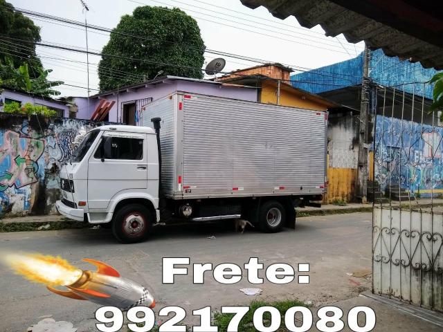 Caminhão baú frete