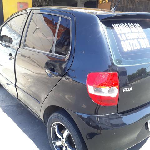 Vendo fox preto 2008/2009 completo doc. em dias transferencia na mao - Foto 2