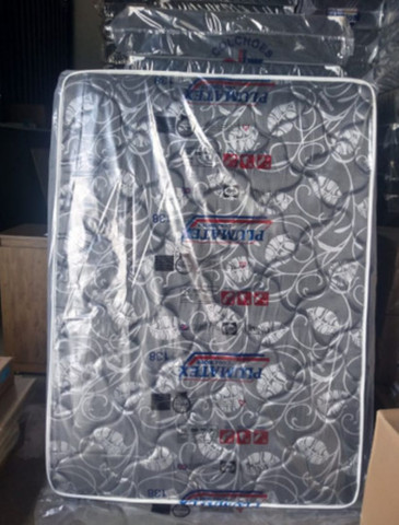 Colchão casal de mola de 26cm de altura novo