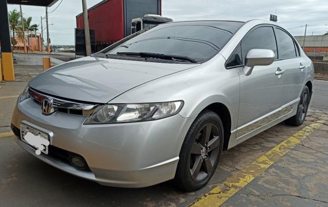 Honda Civic automático 2008 aceita financiamento