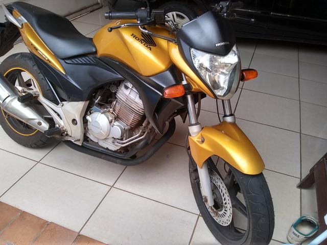 Troco CB 300 por scooter