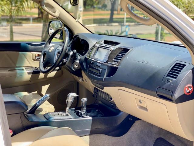 Toyota Hilux Sw4 - Srv 3.0 4x4 - 7 lugares - 2013/2014- muito conservada - Foto 10