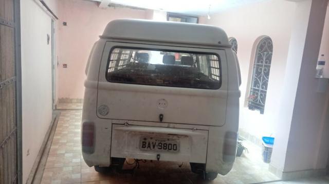 Vendo Perua Kombi ano 1999 Branca - Foto 6