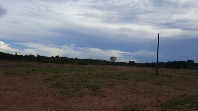 Área  no kl 9 linha  E