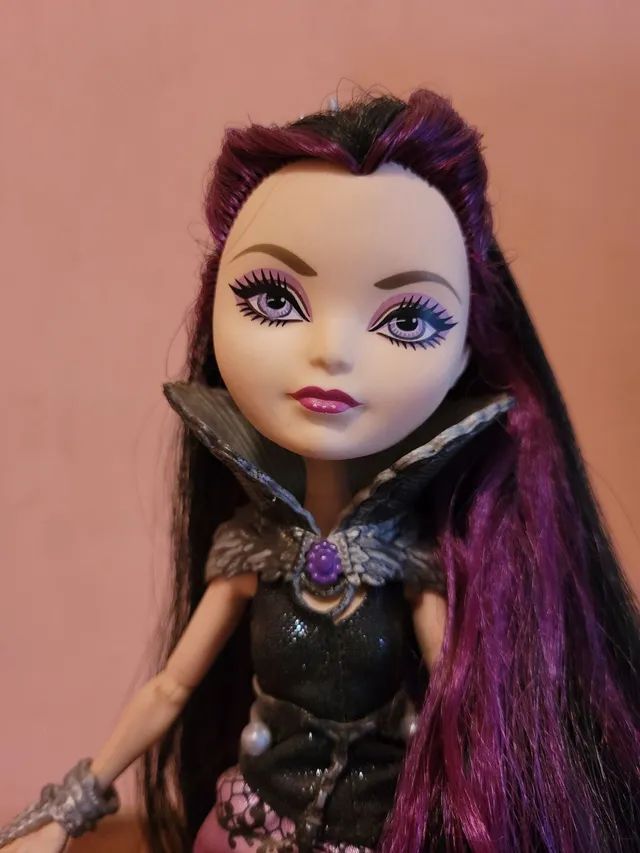 Boneca Ever after Raven Queen Usada - Artigos infantis - Cidade