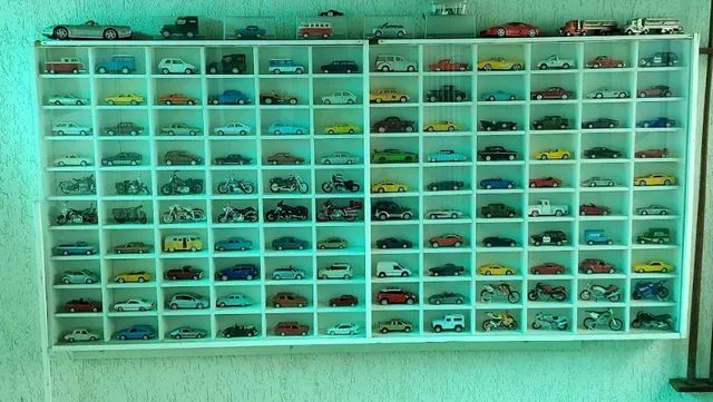 Vendo coleção de carrinhos e motos nacionais e importados