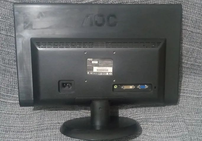 Monitor AOC e950Swda LED 18.5in 1.366x768 0.2715mm - Foto 5