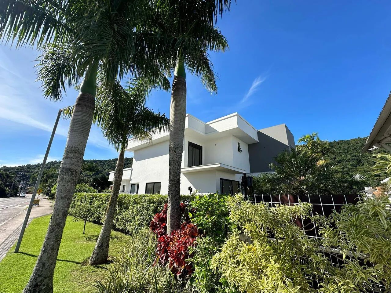 BAIXOU O PREÇO CASA NOVA À VENDA NO CONDOMÍNIO ILHA DO ARVOREDO