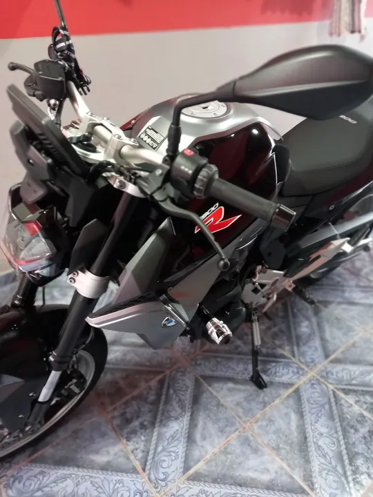 Moto BMWF900R 