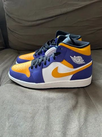 Tênis Nike Air Jordan 1 Mid Lakers - Foto 2