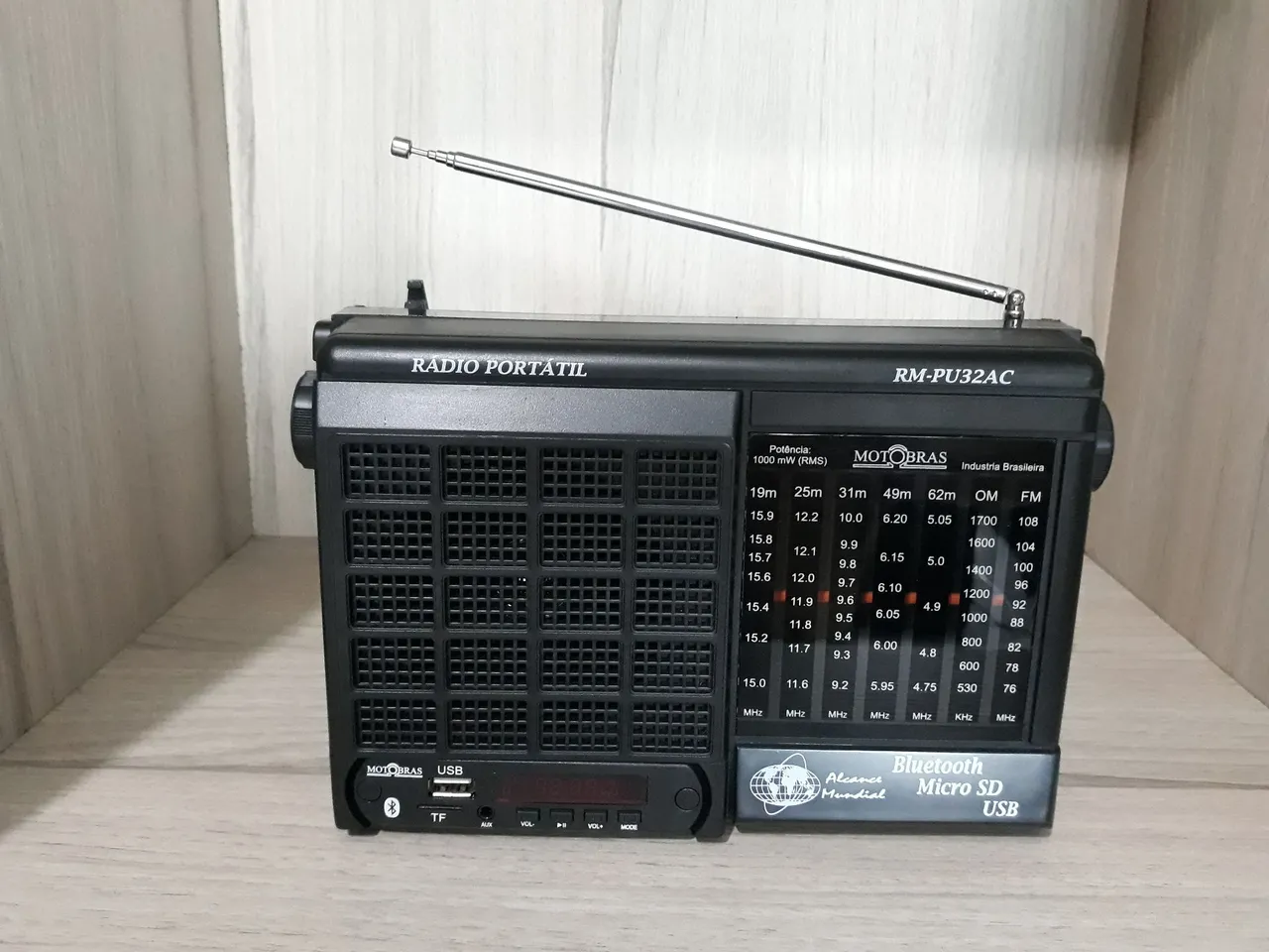 Rádio Portátil Motobras RM-PU32AC