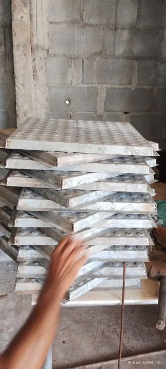 Forma de estaca 3m, U de 3m e Lajota moeda antiderrapante - Foto 5
