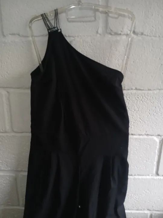 Macacão preto de ombro único - Foto 2
