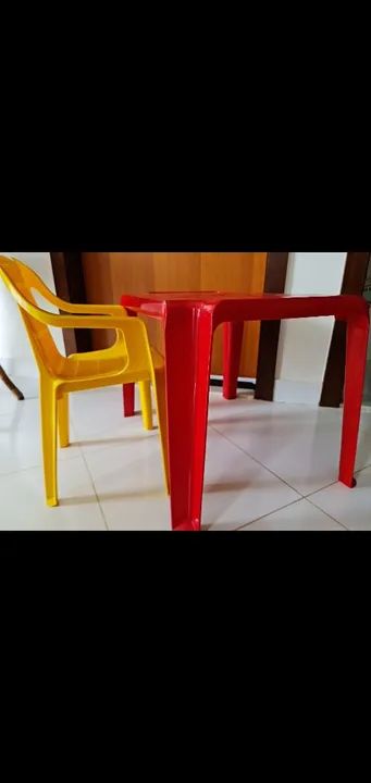 Mesa tramontina infantil em piliprop vermelho. Col D.  Chica com cadeira infantil Amarela  - Foto 2