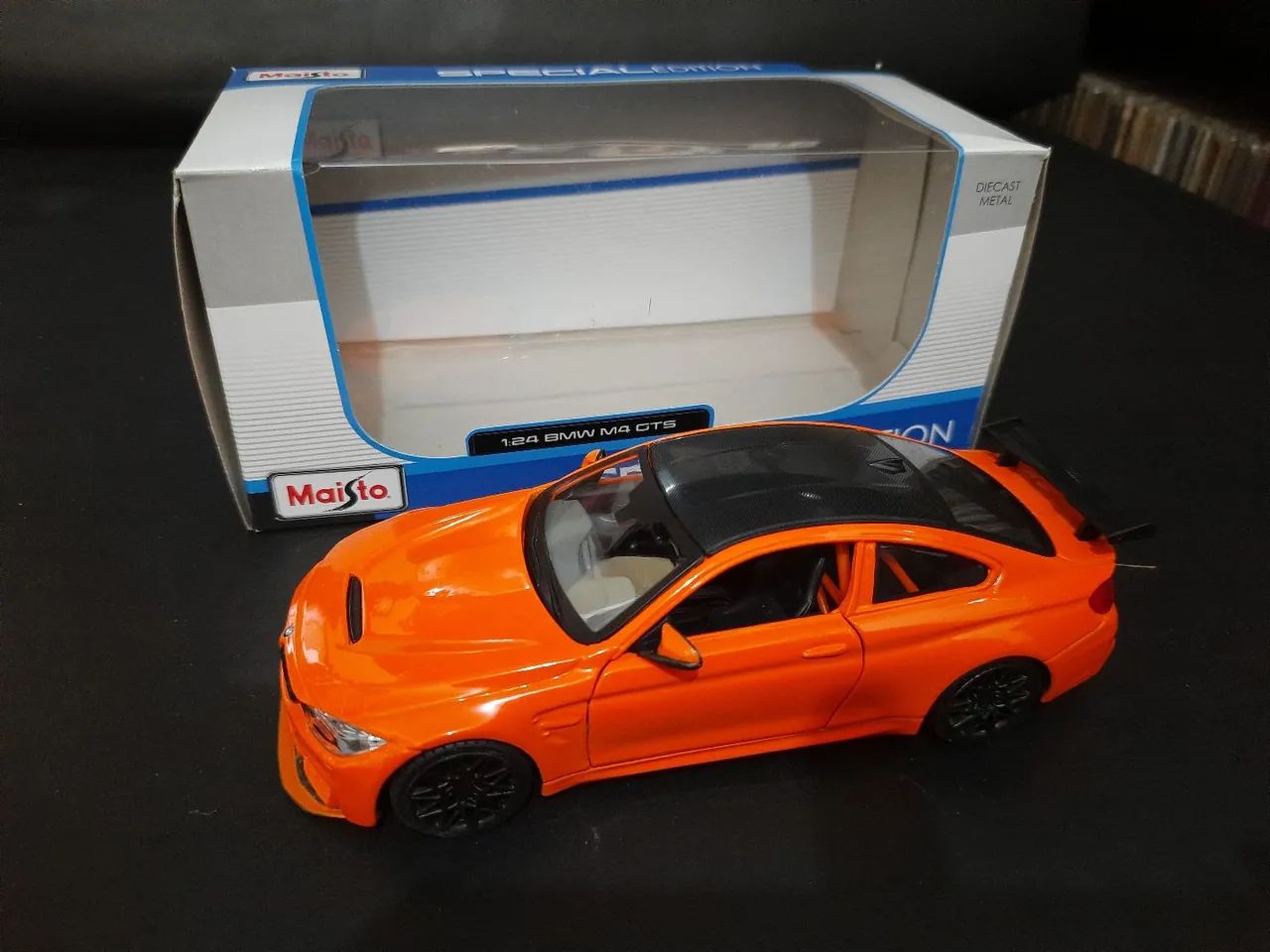 Miniatura BMW M4 Gts Laranja Maisto 1/24. - Foto 2
