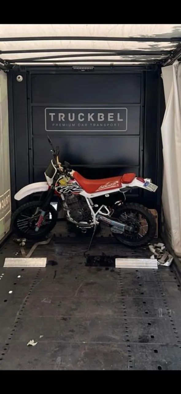 XR 600R EMPLACADA