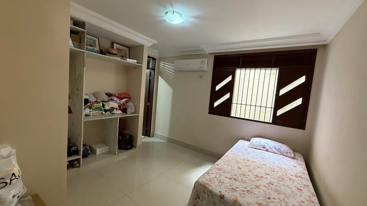 Casa com 3 suites - Reformada - Porcelanato - Ótima Localização - Neopolis