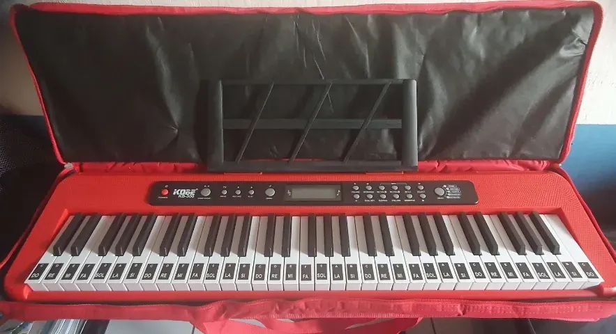 Teclado Musical Kobe Kb-300 Vermelho 61 Teclas de Sensibilidade. - Foto 4