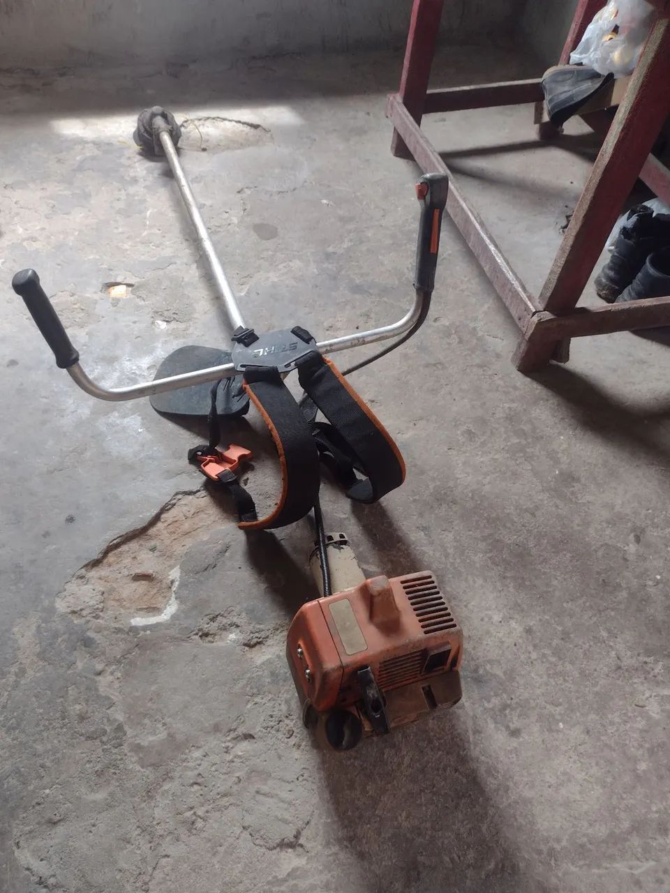Roçadeira Stihl a Gasolina - Pronta para Uso - Foto 2