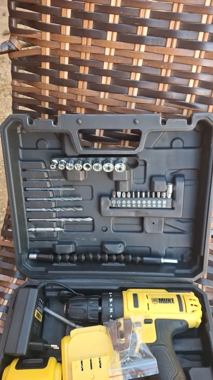 Selling a Muke screwdriver and drill