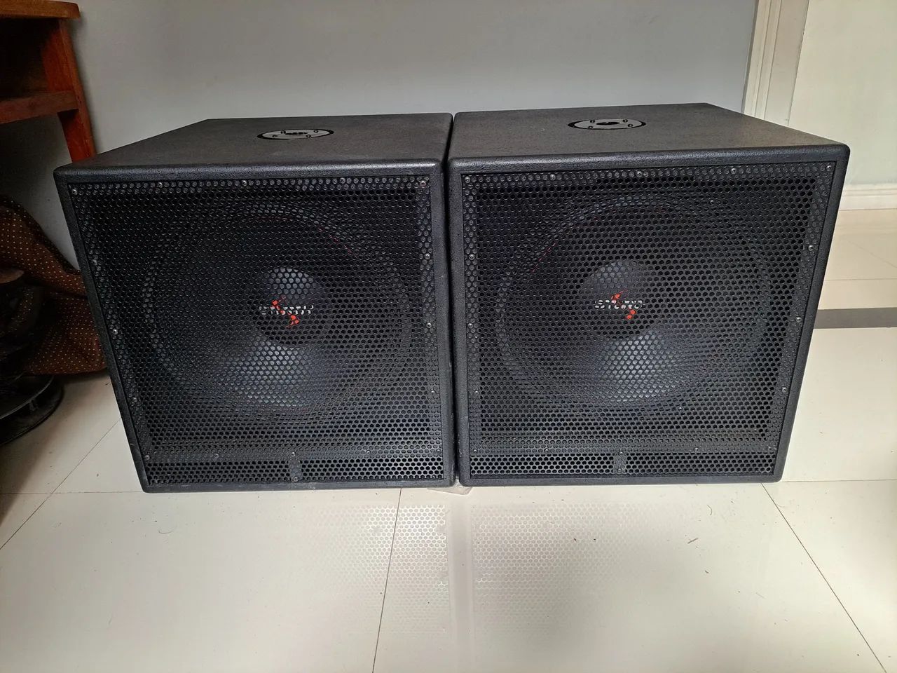 Dois sub grave de 15 polegadas 1100w  - Foto 2