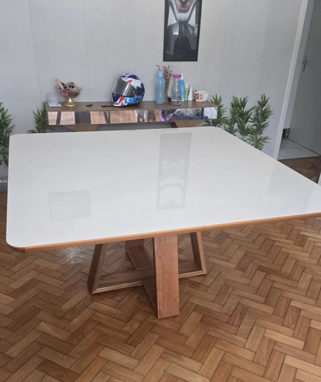 Mesa de jantar em madeira maciça 150x150 reforçada pra 8 cadeiras  - Foto 2