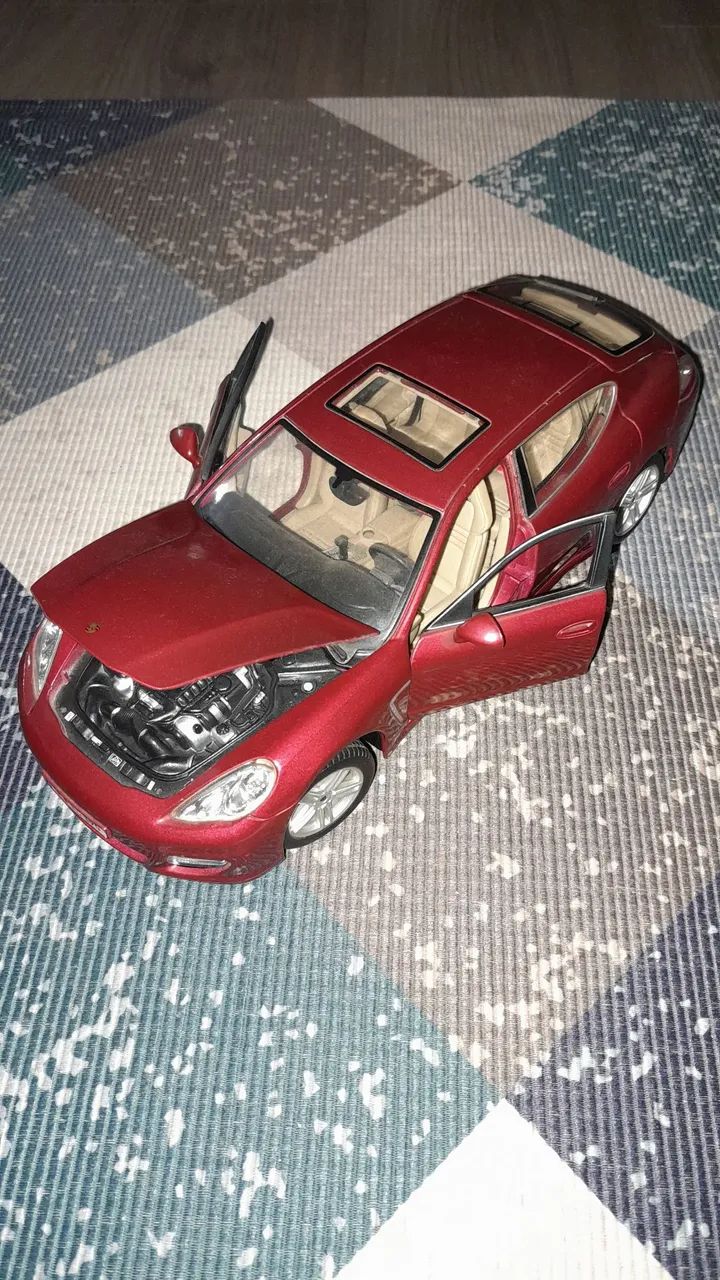 Miniaturas 1/18 Maisto - Modelo de Carro em Escala - Foto 4