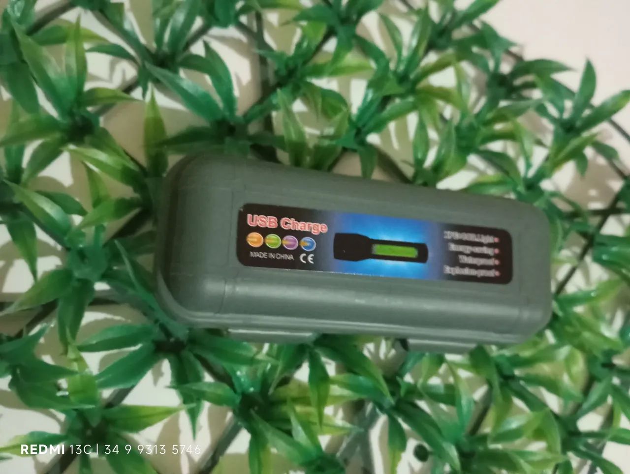 Lanterna de LED Recarregável à  resistente Prova d'Água - Foto 3