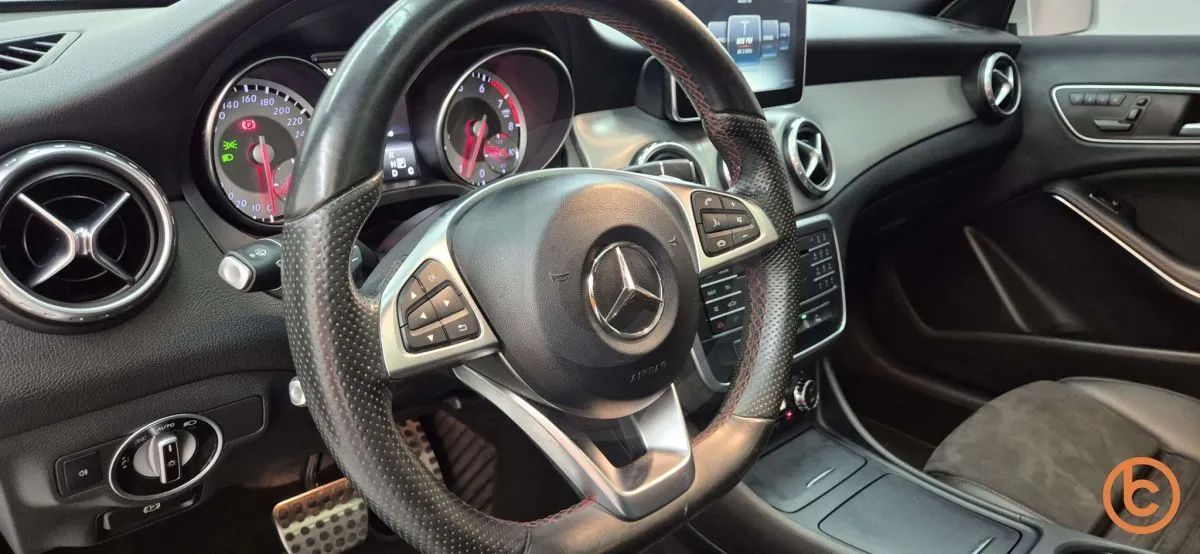 MERCEDES-BENZ GLA 250 - Foto 4