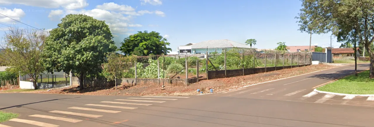 Excelente terreno de esquina com 630m² em Laranjeiras do Sul/PR - Bairro Cristo R