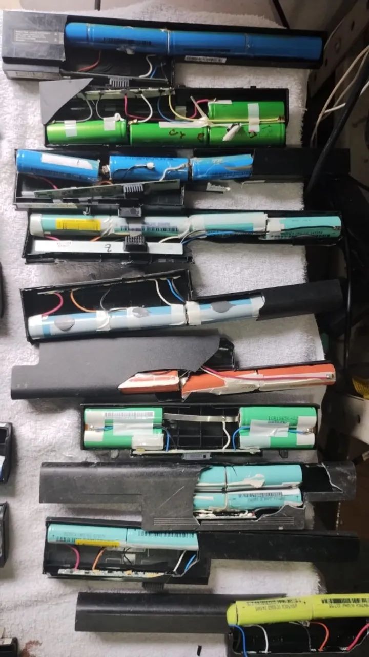 40 baterias de notebook para reciclagem - todas de 4 células de litio 18650 - Foto 6