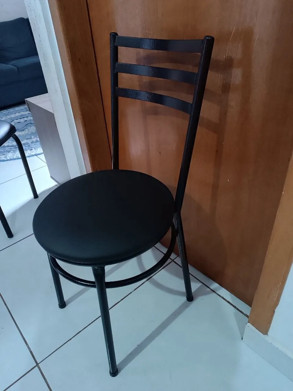 Cadeira de Cozinha Preta com Assento Estofado