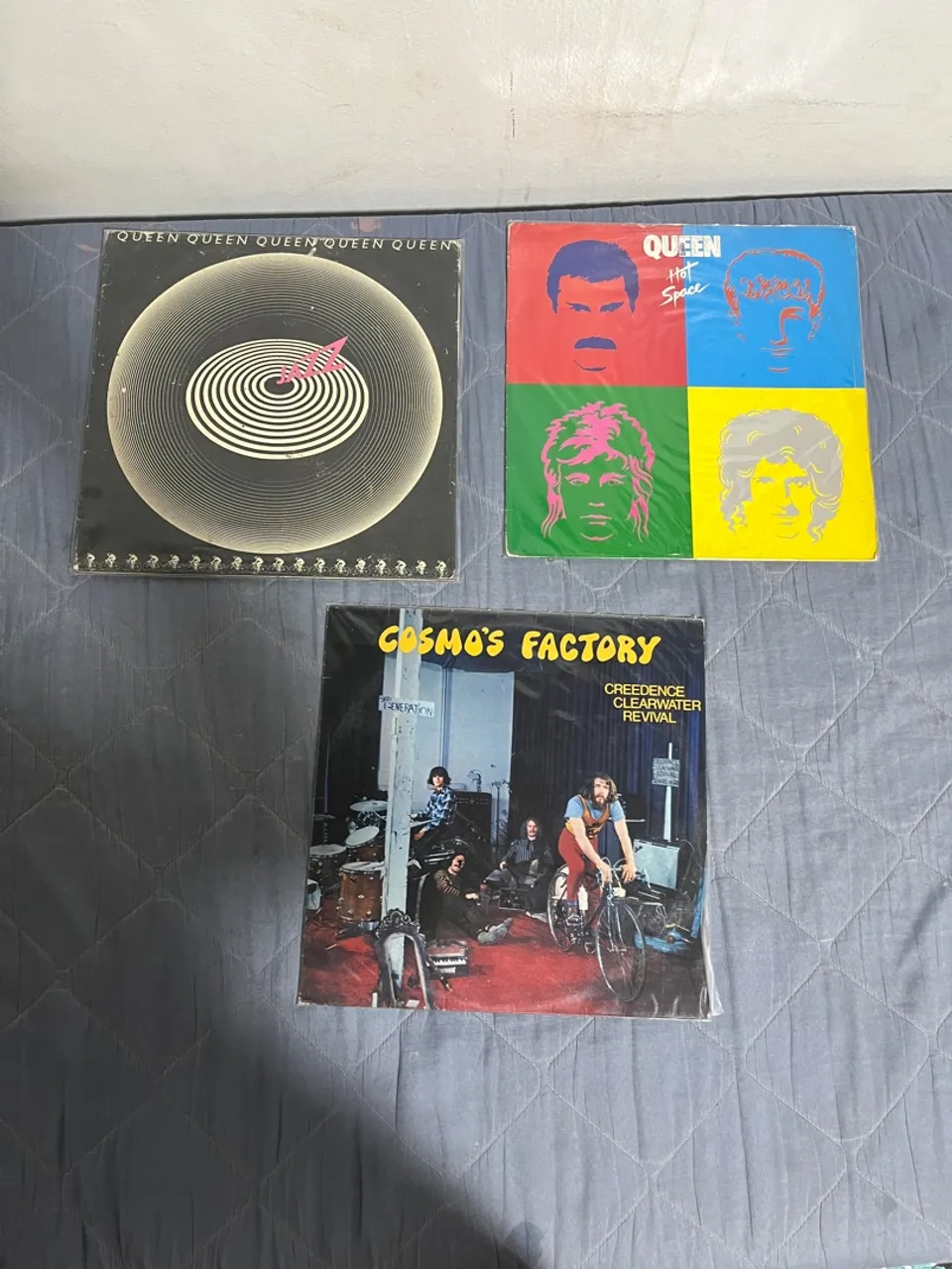 Discos do QUEEN e disco do CREEDENCE