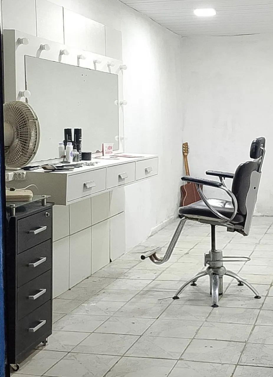 Bancada e Espelho Camarim para salão ou barbearia - Escrivaninhas e ...