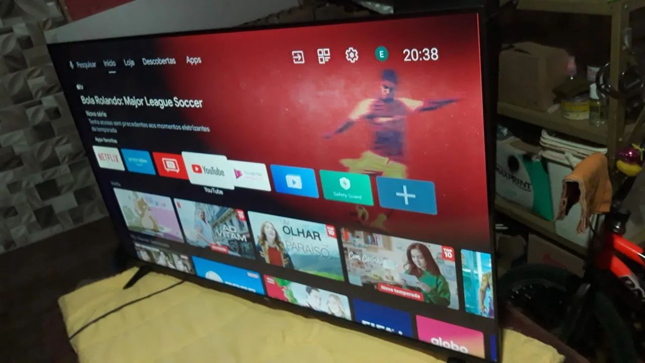 tv 43 smart android comando voz pé controle sem detalhes todos apps entrego *