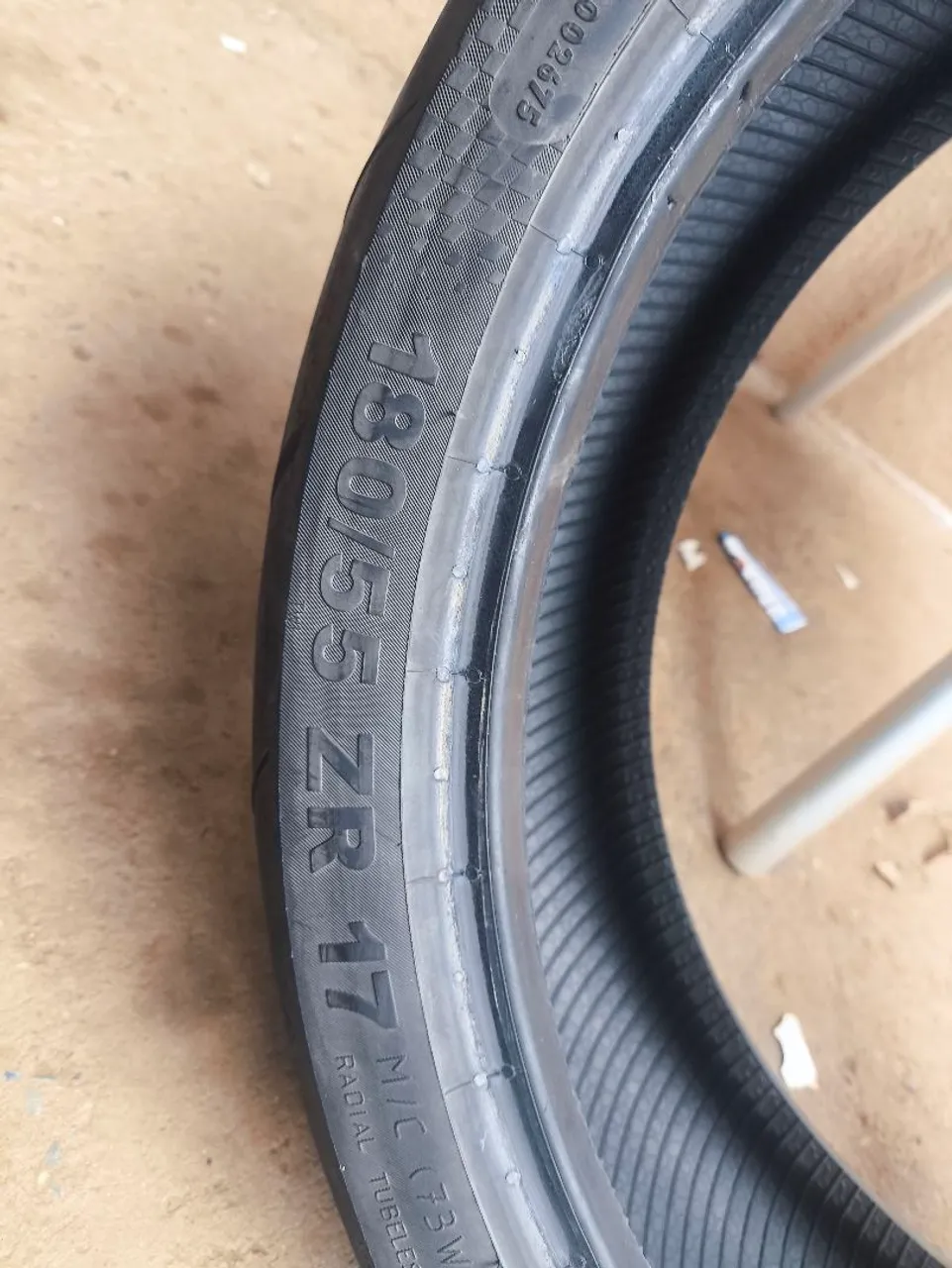 Pneu 180/55 ZR 17