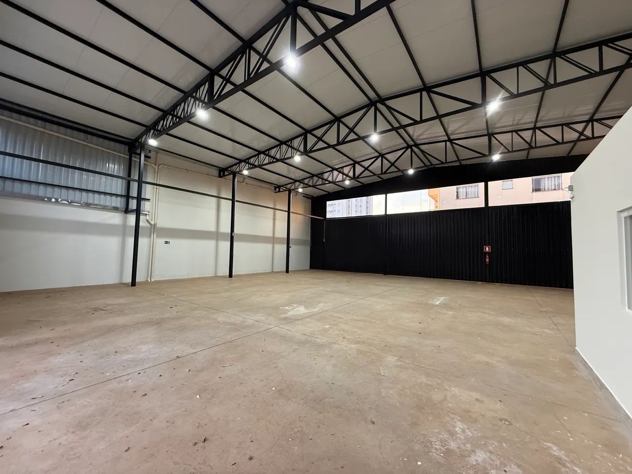 Barracão próximo Detran. 370 metros área construída  - Foto 5